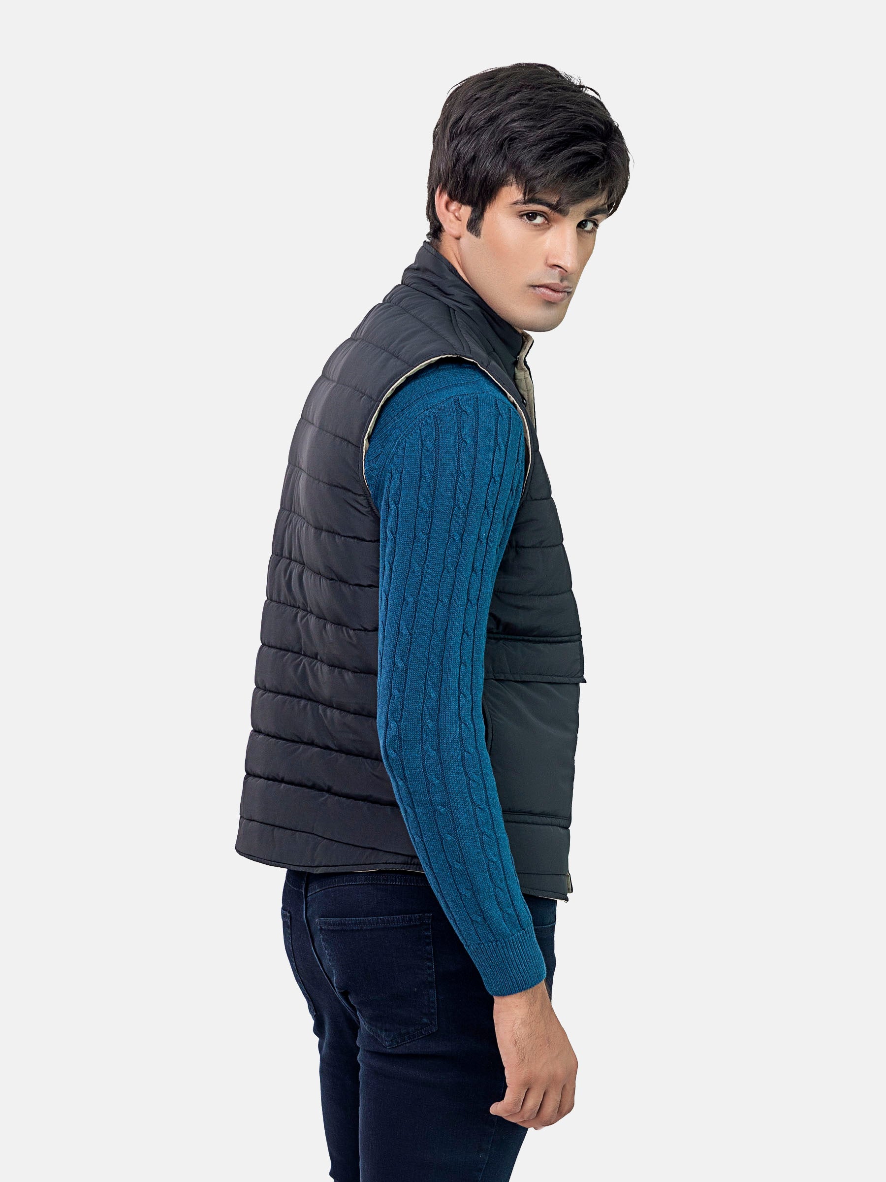 Black Sleeveless Quilted Gilet
