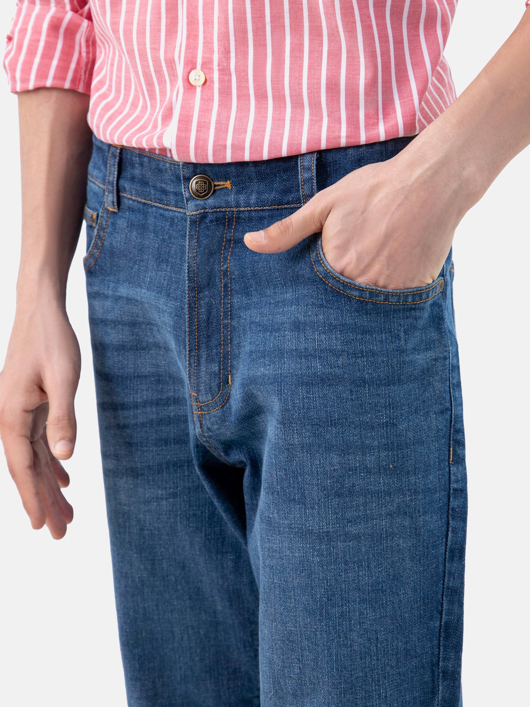 Blue Casual Fit Jeans With Whisker Wash
